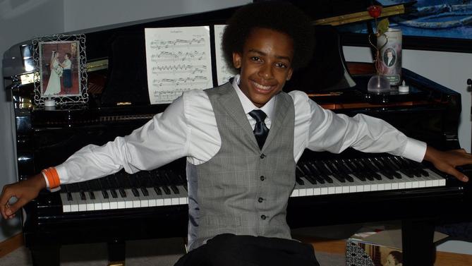 zekeyoungpiano.jpg