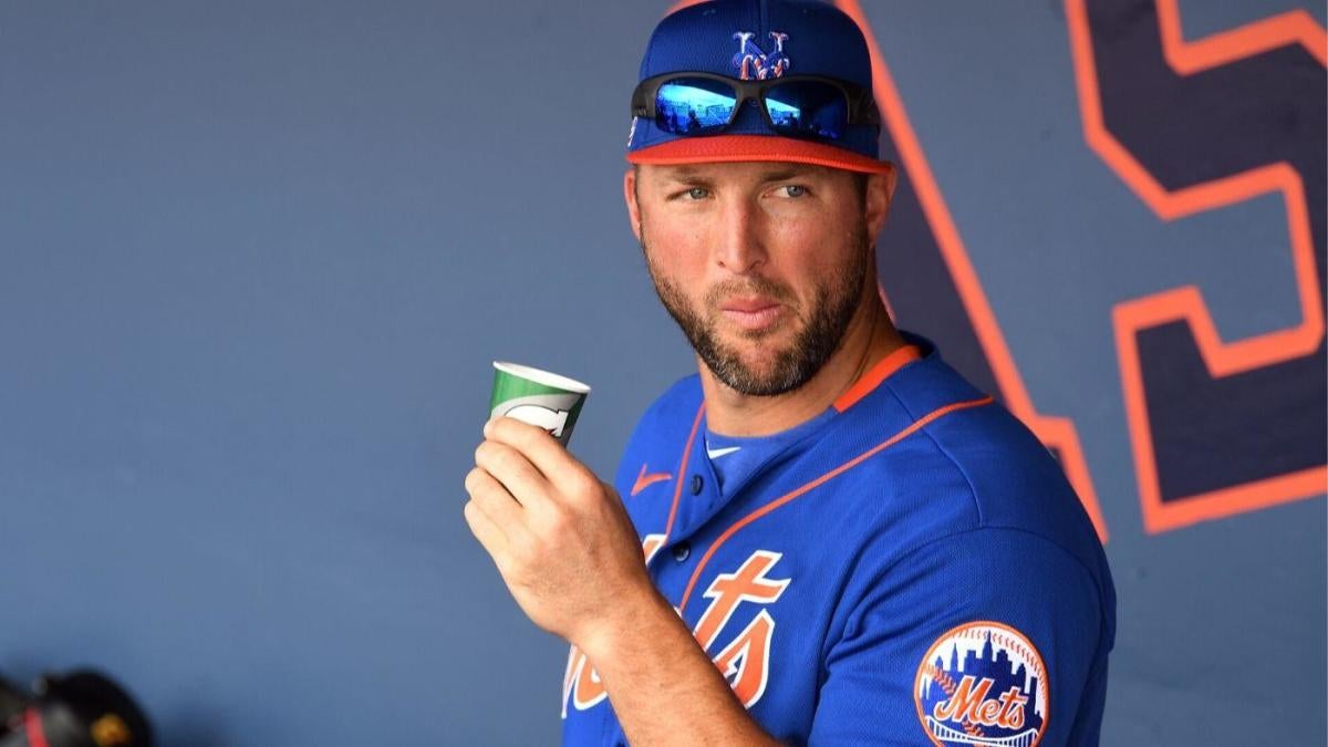 TAKE A LOOK: It's Tim Tebow time in Mets camp, see the outfield