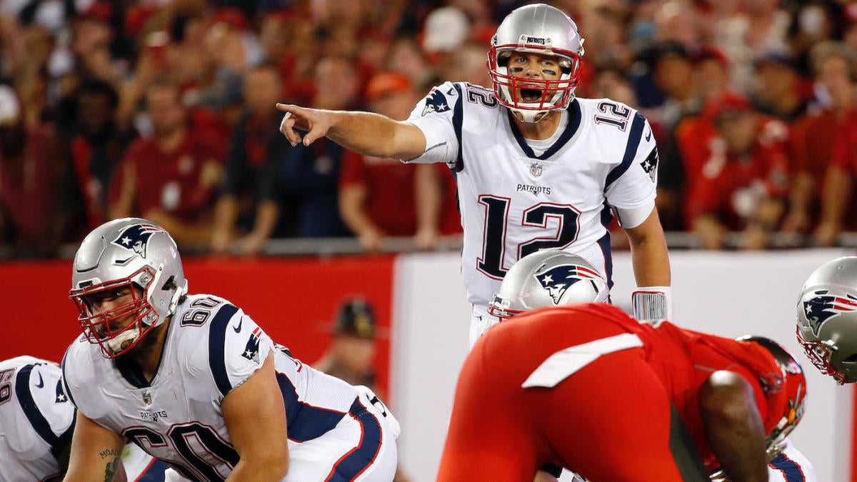 Bruce Arians says that Tom Brady is 'throwing the better than I've