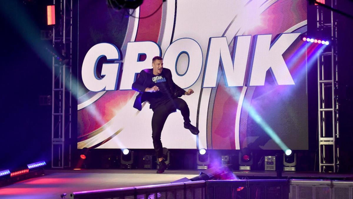 Rob Gronkowski is your new WWE 24/7 champion