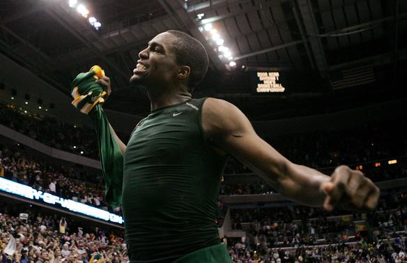 George Mason Patriots v Connecticut Huskies