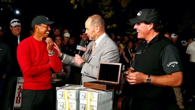 Phil Mickelson Hints That He S Working On Making A Rematch Against Tiger Woods Happen Cbssports Com