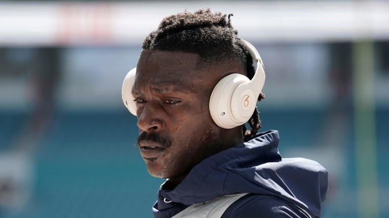 NFL: New England Patriots at Miami Dolphins