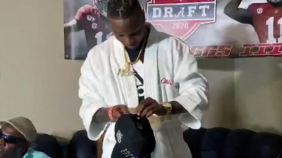 Henry Ruggs paid to rock bathrobe as Las Vegas Raiders select him in NFL  Draft, per report 