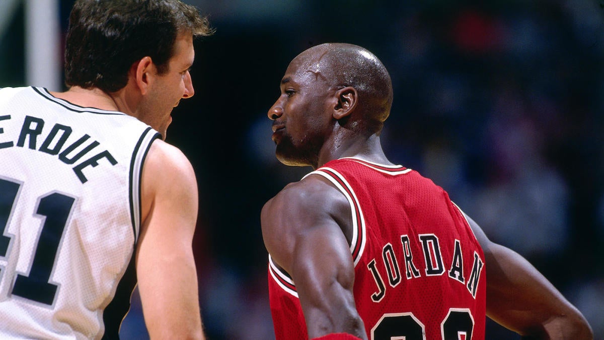 Last Dance Documentary Bulls Will Perdue Says Michael Jordan Punched Him Adding I Wasn T The Only One Cbssports Com