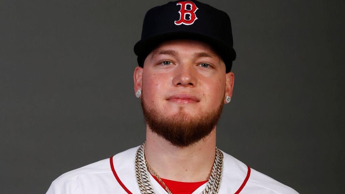 Alex Verdugo explains why he's been wearing a Boston RedSox chain