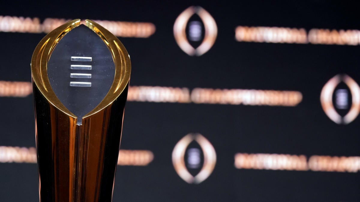 As the Power Five splits on playing, will the College Football Playoff crown a national champion?