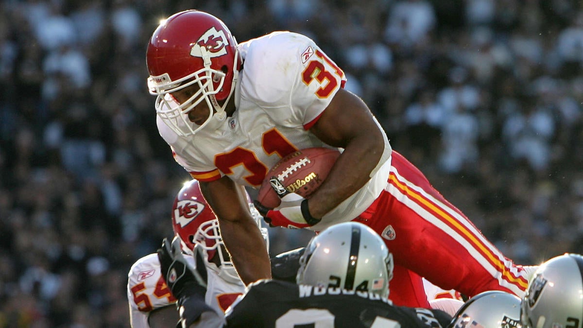 The 25 Best NFL Running Back Seasons in the Last 25 Years - 3. Priest Holmes,  Kansas City Chiefs (2002)