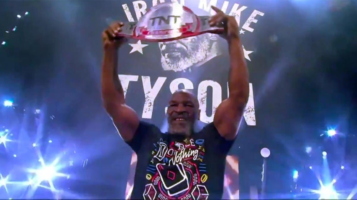 WATCH: Mike Tyson scares off Jake 'The Snake' Roberts at AEW Double or Nothing wrestling show - CBS Sports