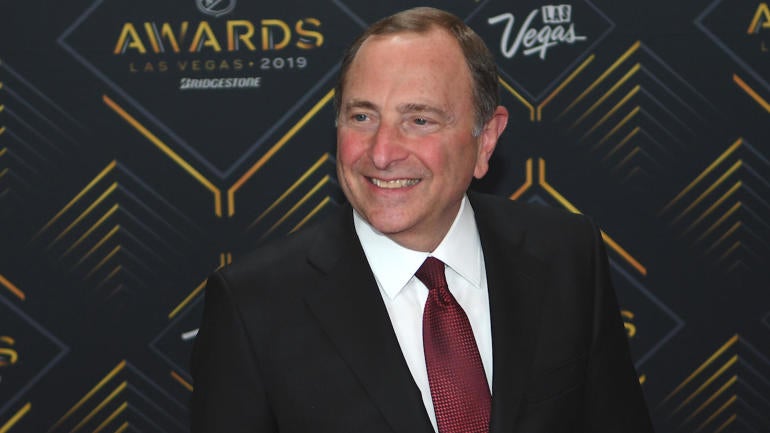 NHL: New York Islanders at Edmonton Oilers