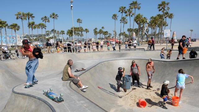 remove from iconic Beach skate park despite stay-at-home orders -