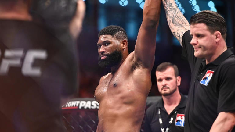 curtis-blaydes-usatsi-ufc.jpg