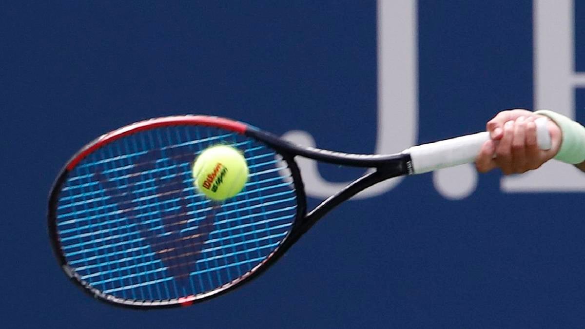 Tennis player Tim Puetz suffers freak eye injury after hitting himself in face with racket at Qatar Open