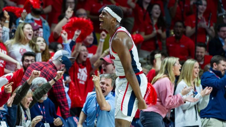blake-hinson.jpg