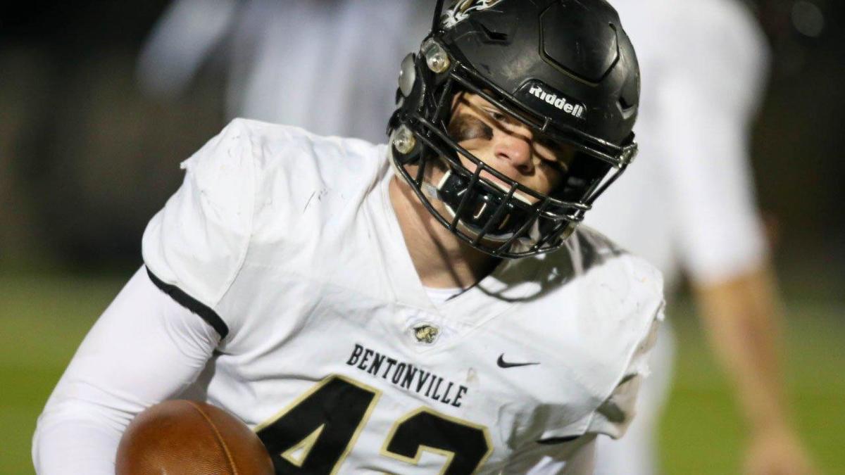 Top 12 Arkansas high school football players from the Class of 2021