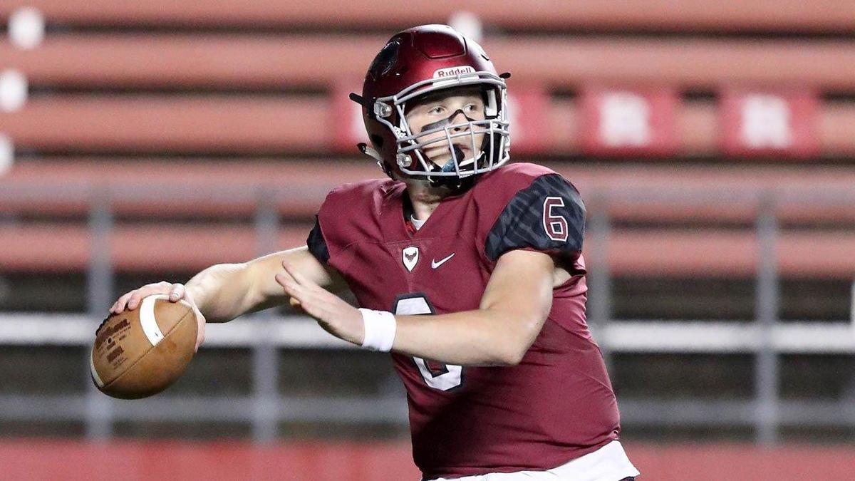 Nationally ranked high school football teams led by elite quarterback