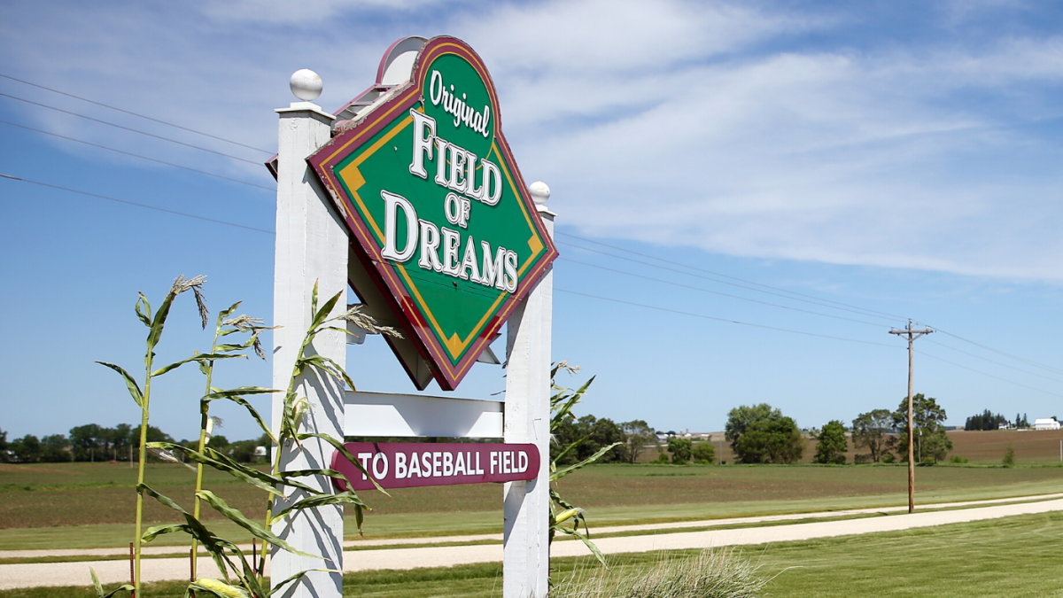Field of Dreams Yankees tickets: New York Yankees and Chicago White Sox to  play at Field of Dreams filming site in 2020 in Iowa - CBS News