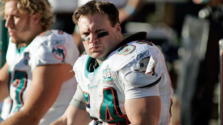 zach-thomas-dolphins.jpg