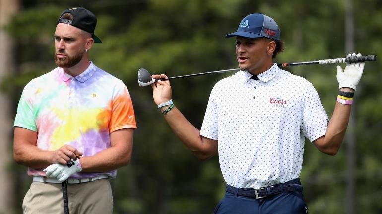 LOOK: Patrick Mahomes, Travis Kelce have lots of fun on the golf course ...