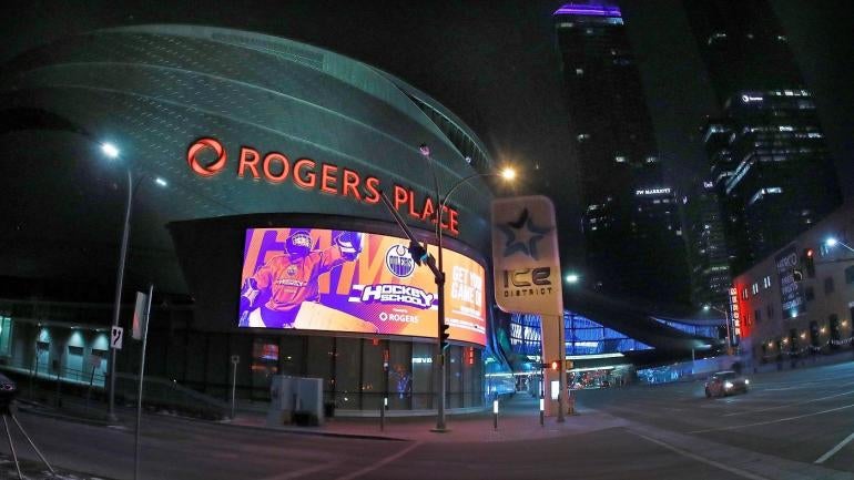 NHL: New York Islanders at Edmonton Oilers