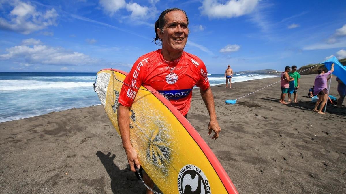 Hawaii S First World Surfing Champion Derek Ho Dies At 55 Cbssports Com