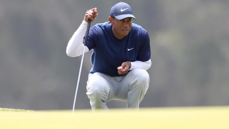 tiger-woods-putting-3-pga-getty.jpg