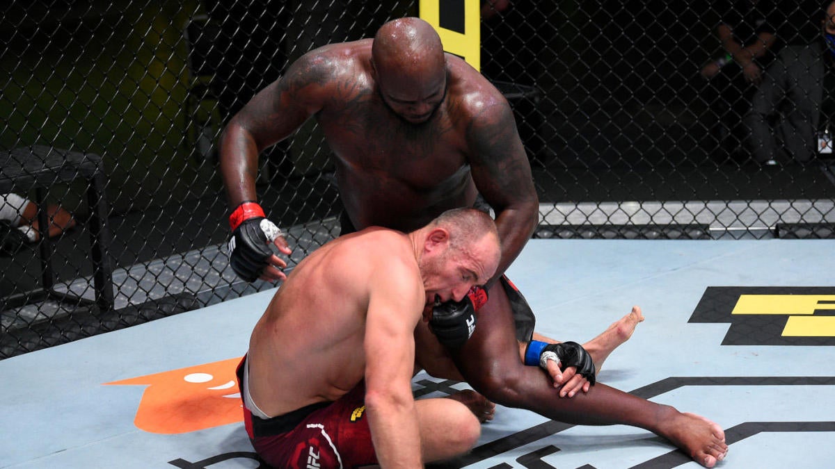 Lewis stops Oleinik to set UFC heavyweight knockout record