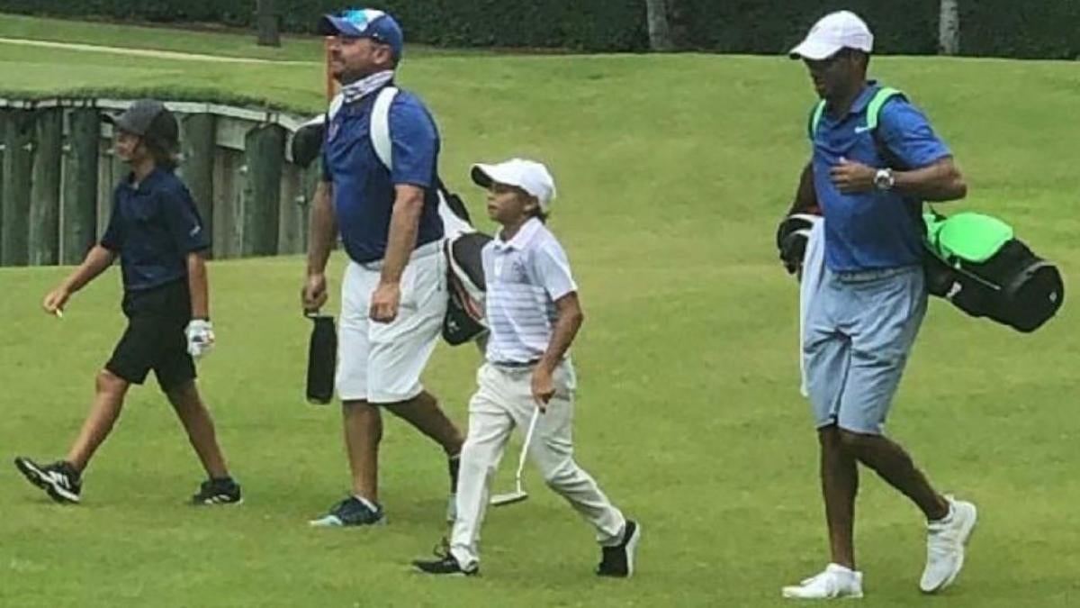 Tiger Woods Son Charlie Dominates Nine Hole Golf Tournament With His Dad As Caddy Cbssports Com