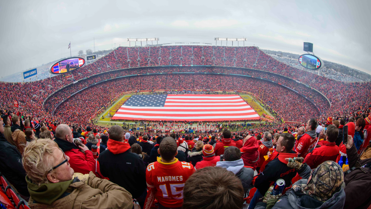 Ten Nfl Fans Told To Quarantine After Coming Into Contact With Infected Fan At Texans Chiefs Opener Cbssports Com