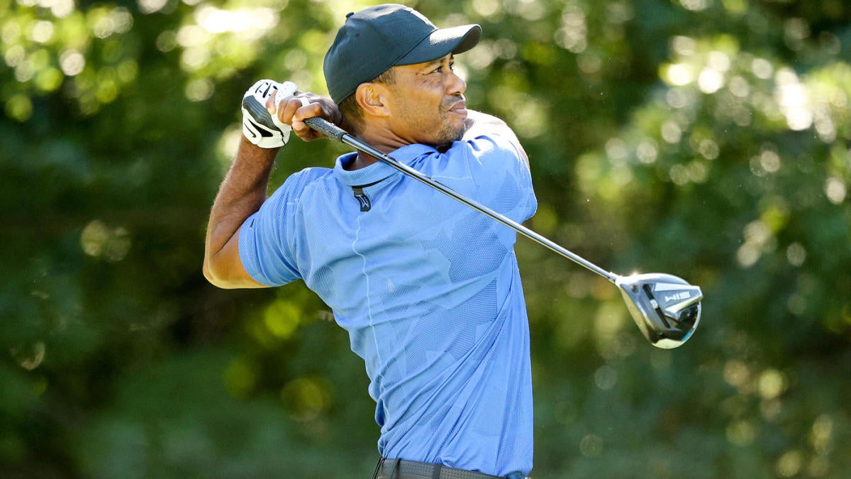 Tiger Woods Score Putter Catches Fire In Round 1 At 2020 Northern Trust Puts Him In Contention Cbssports Com