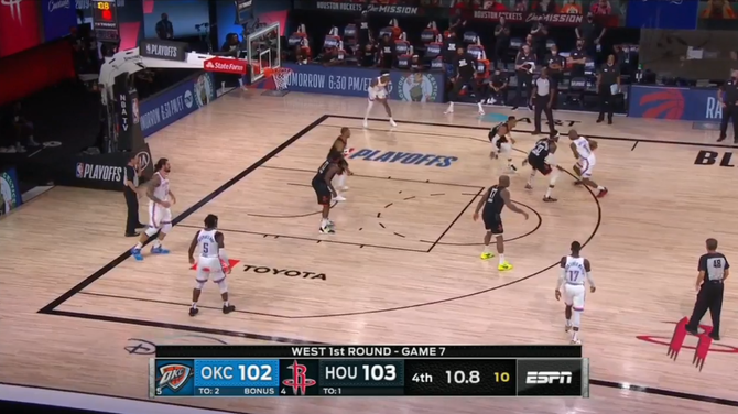 cp3-about-to-turn-it-over.png