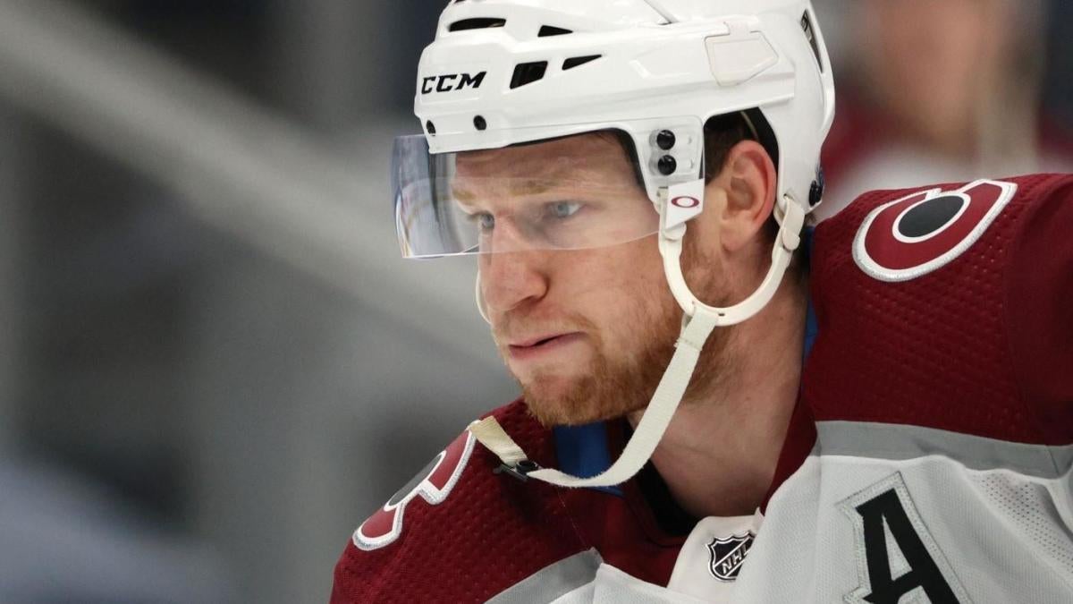 Case in points: MacKinnon up for hat trick of awards for Avs