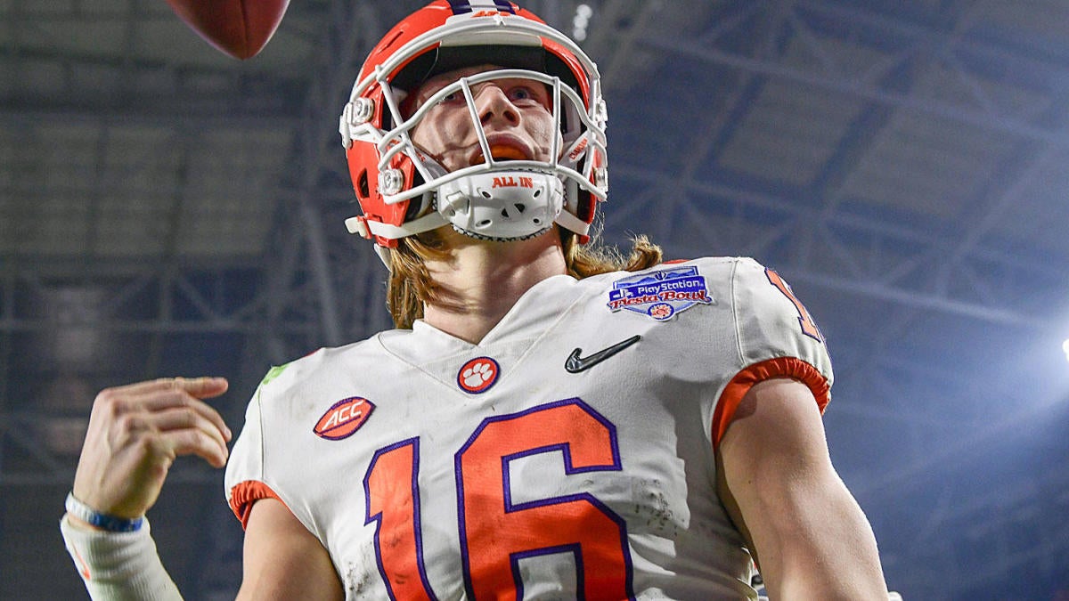 2021 Nfl Mock Draft Jets Take Trevor Lawrence Two Nfc North Teams Also Target First Round Qbs Cbssports Com
