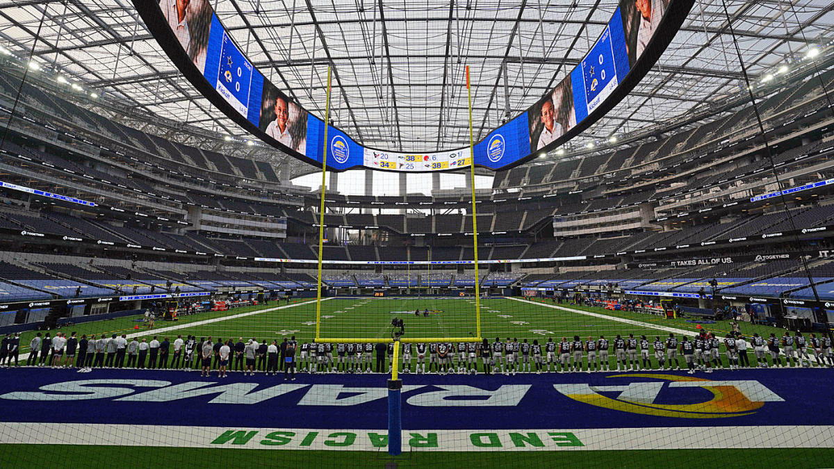 Start of Raiders-Chargers game delayed by lightning