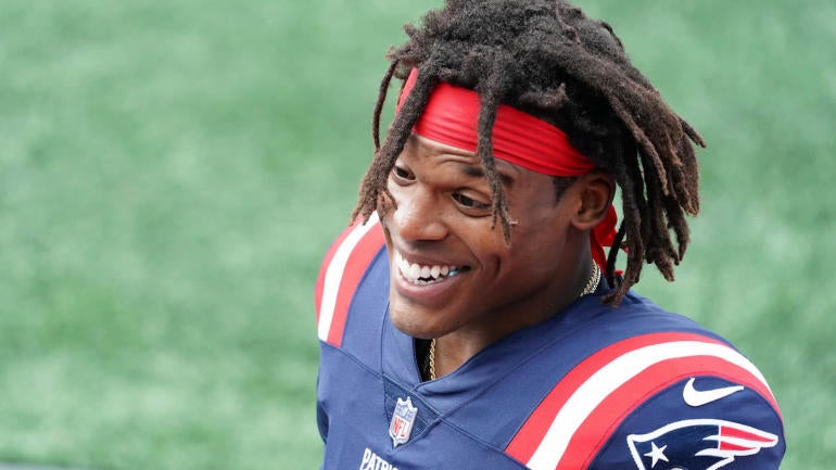 NFL: Miami Dolphins at New England Patriots