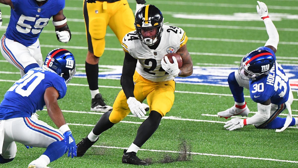 Benny Snell football could be coming soon to the Steelers