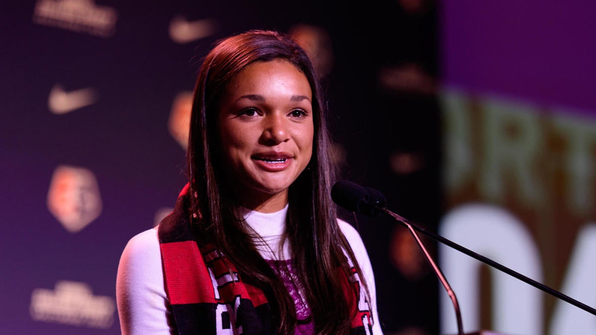 Sophia Smith, NWSL's No. 1 overall draft pick, embraces