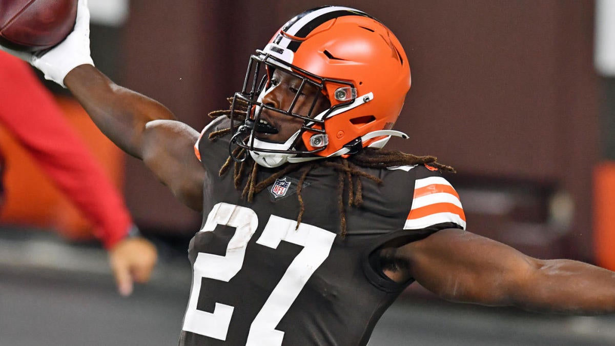 Browns are sharing the wealth with Nick Chubb and Kareem Hunt, and the  result is the league's best combo