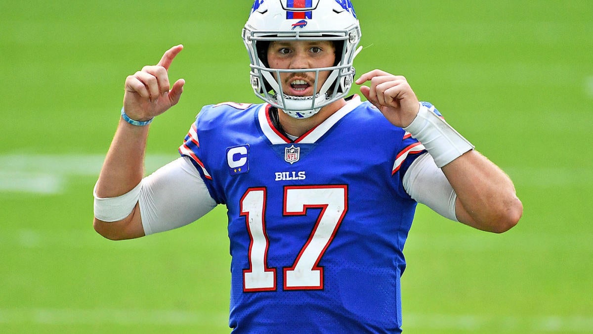 Bills QB Josh Allen trades long bombs for long balls at Jays batting  practice