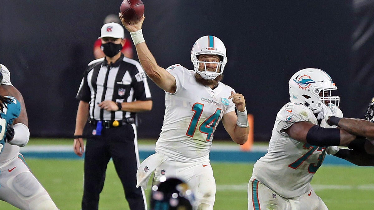 Battle of mustache vs. beard between Gardner Minshew, Ryan Fitzpatrick