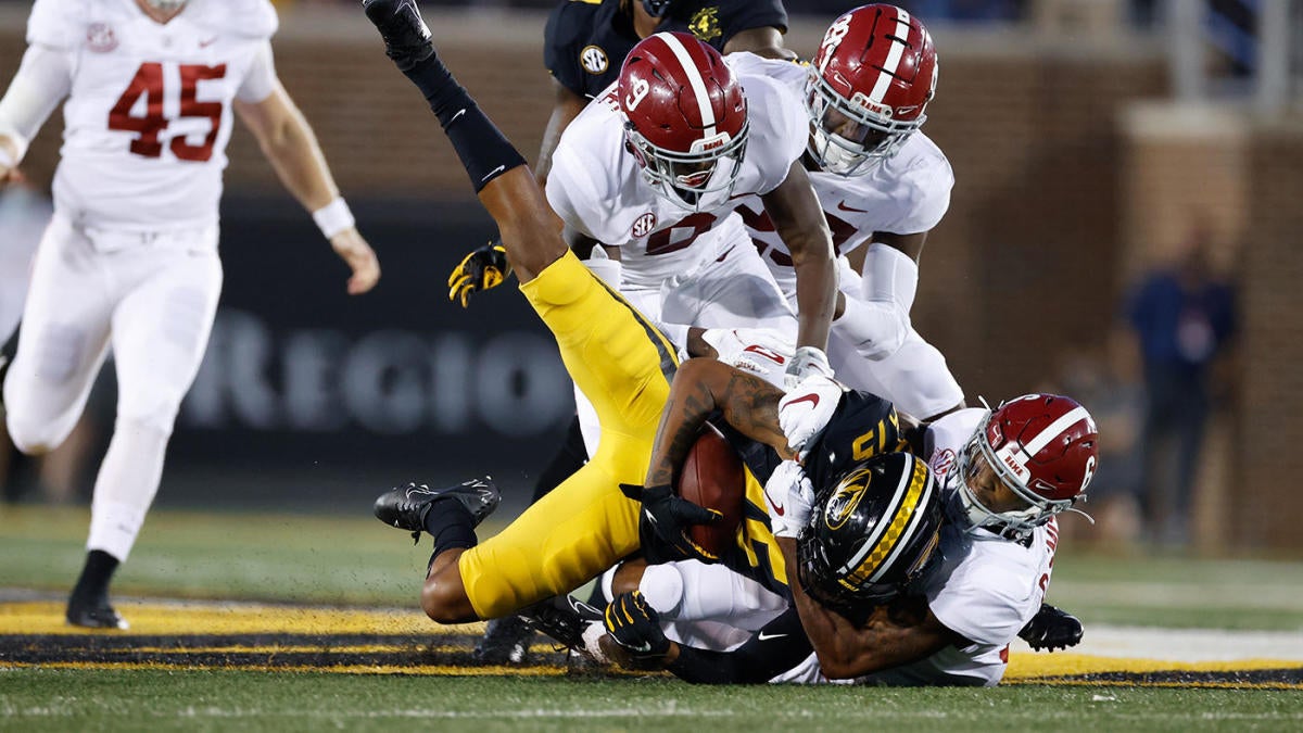 Alabama Baseball Destroys Arkansas in SEC Opener