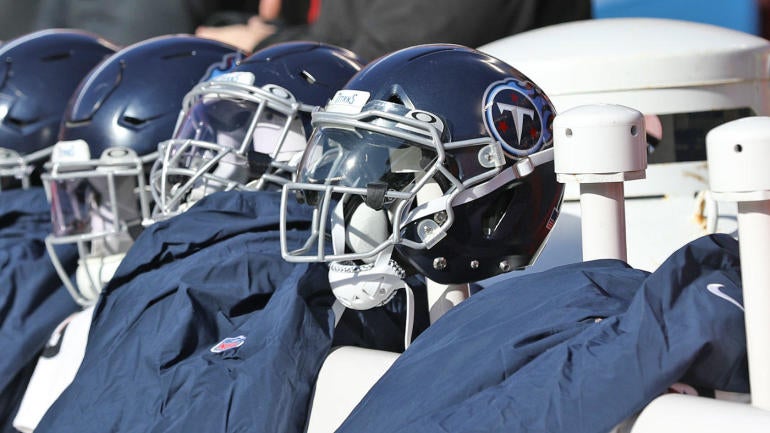 titans-helmets.jpg