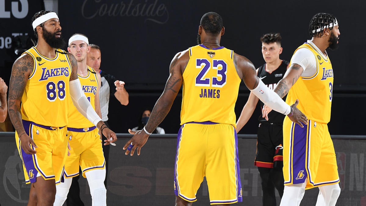 LeBron James takes Lakers media to task