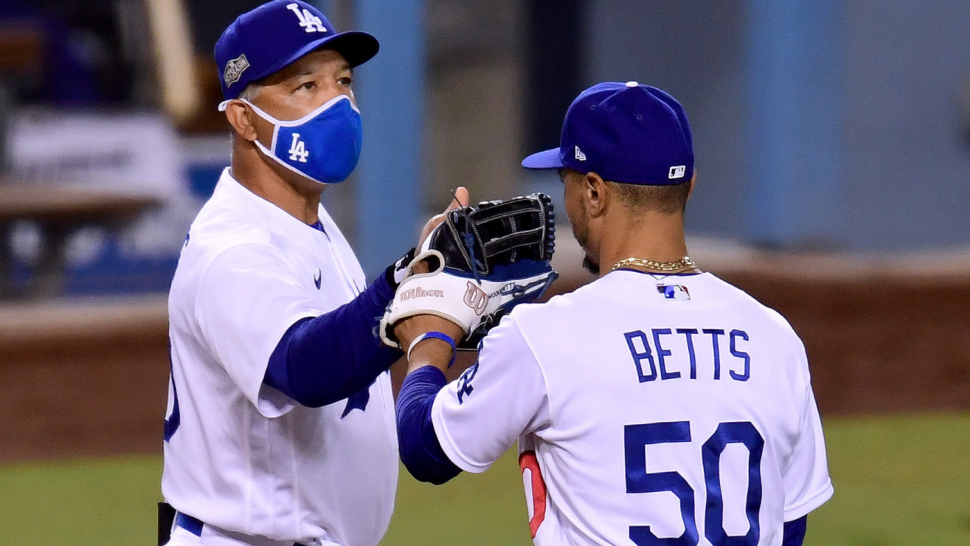 roberts-betts-dodgers.png