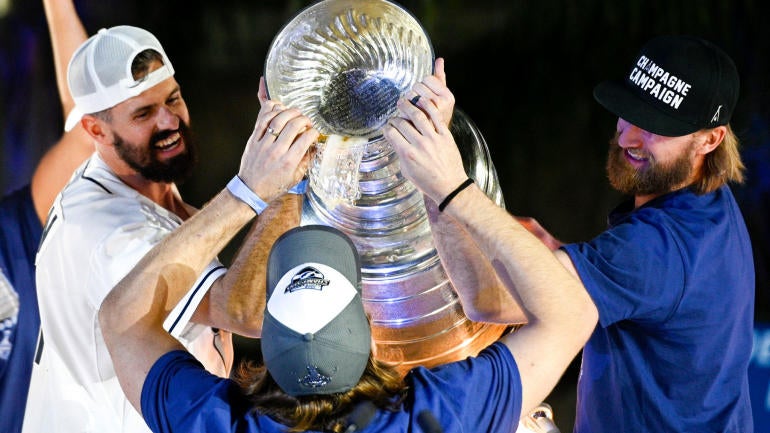 lightning-stanley-cup-steven-stamkos.jpg