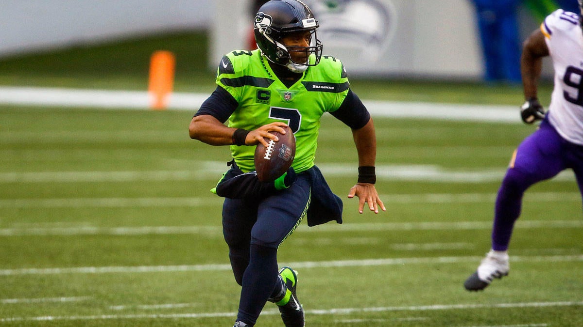 Roster moves, Russel Wilson says no trade request and other Seahawks news