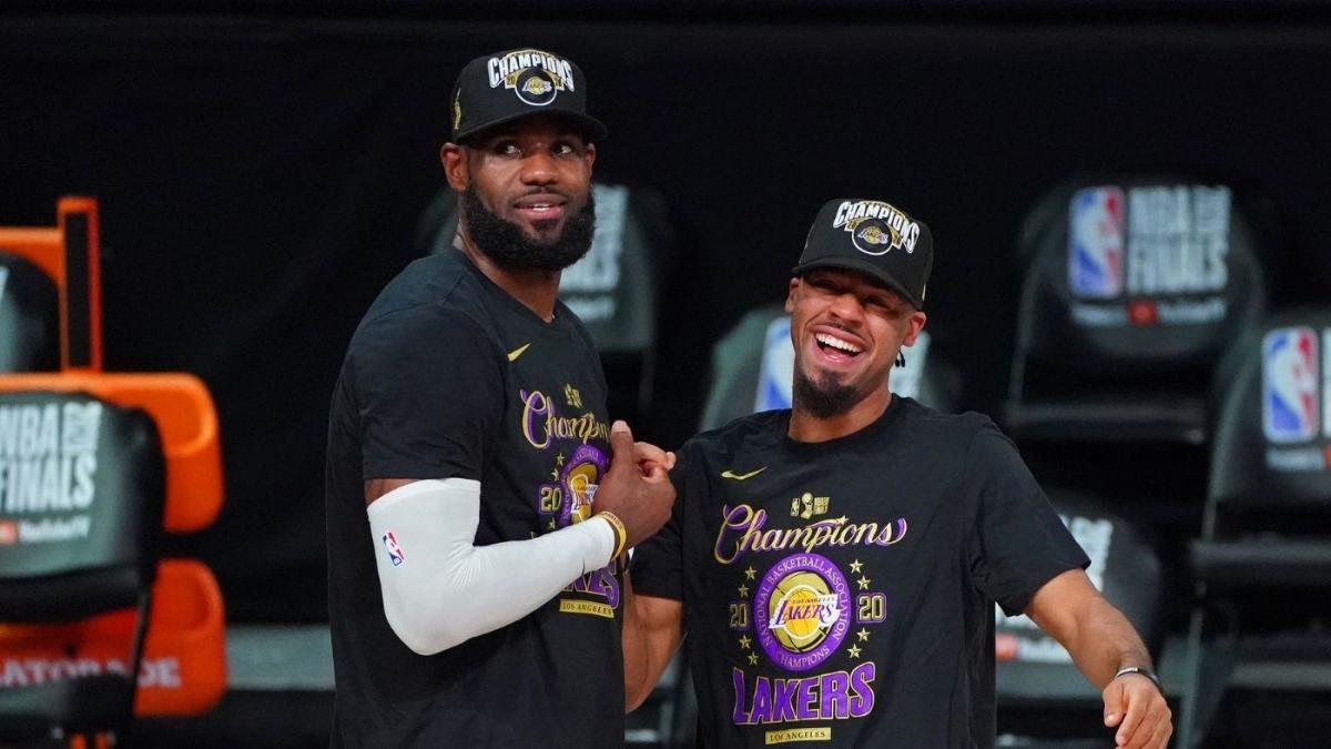 Lakers Team Bus Forgets Quinn Cook At Arena After Winning Championship Cbssports Com