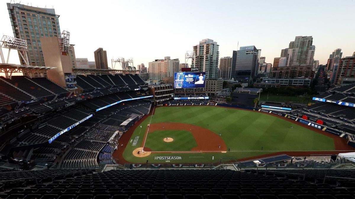 Stinkin cheaters' vs. 'Fake fans': Astros and Rangers fans sound