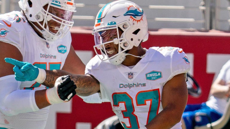 myles-gaskin-2-1400.jpg
