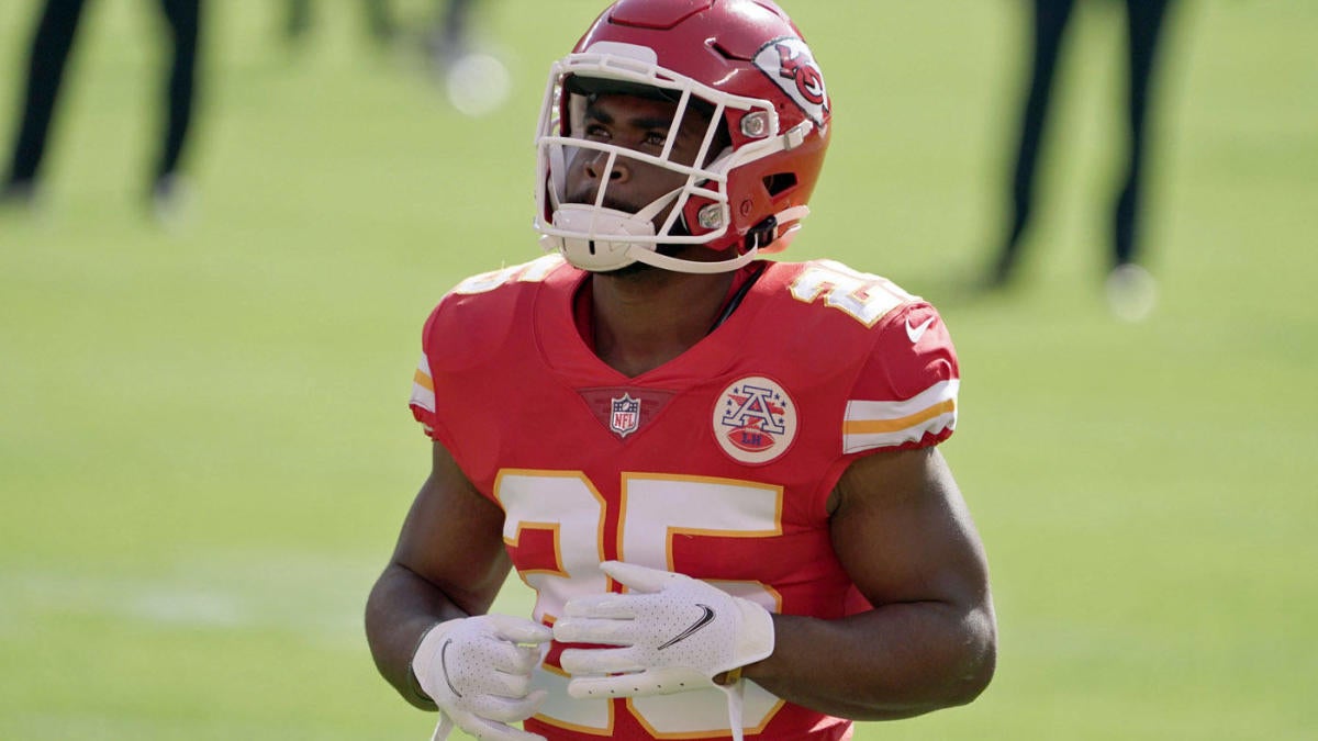 Chiefs' Clyde Edwards-Helaire injury: RB hurts left knee vs. Bills -  Arrowhead Pride